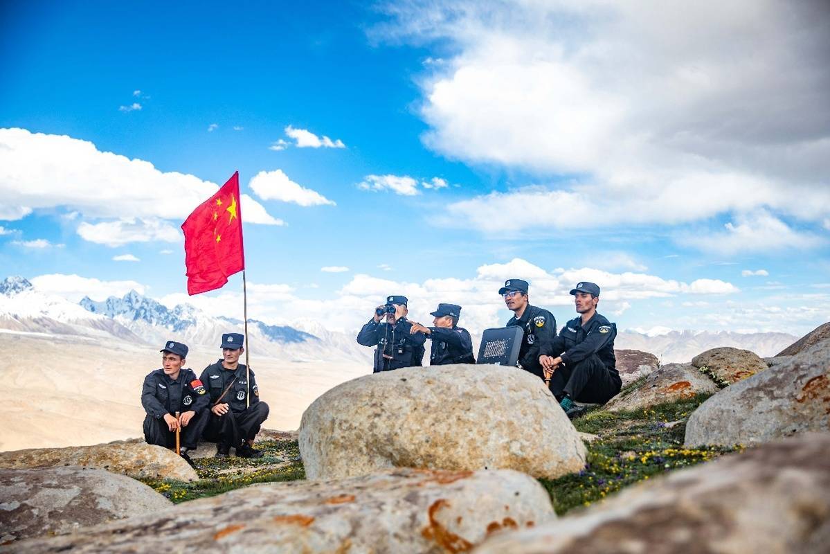 移民警察背景图片