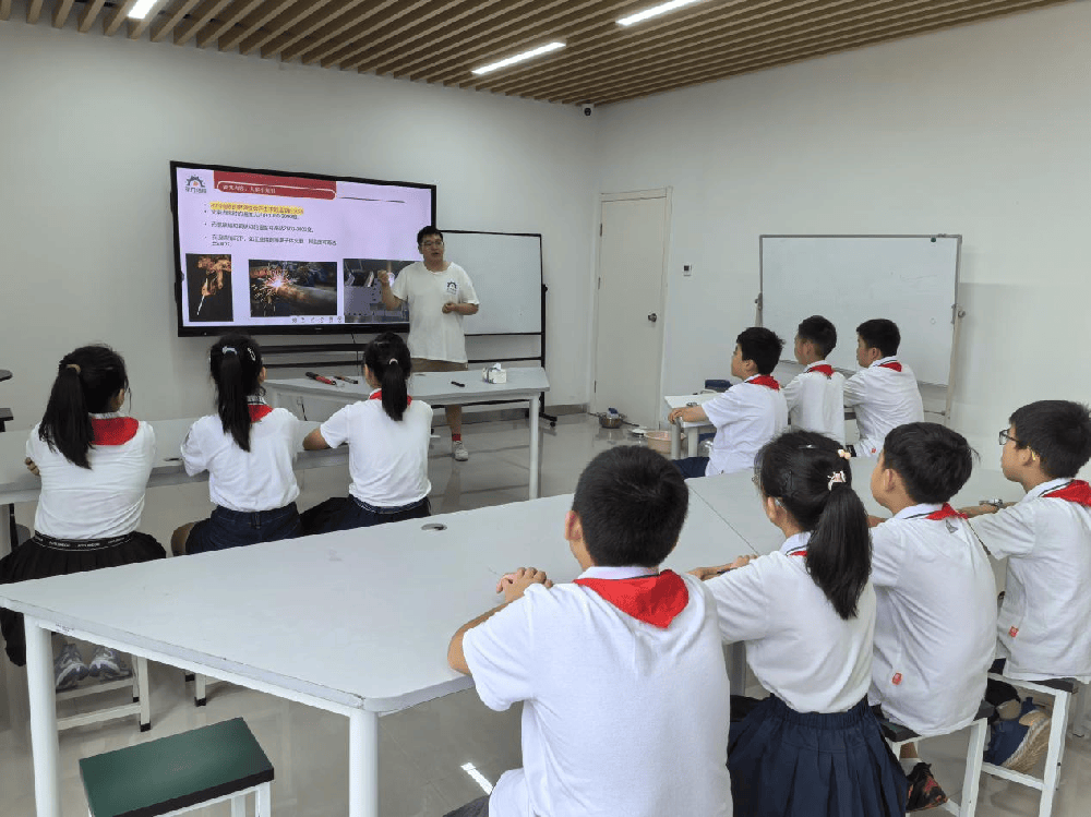 【基层少工委】海棠街道荷塘社区团支部,少工委联合南国花园小学开展