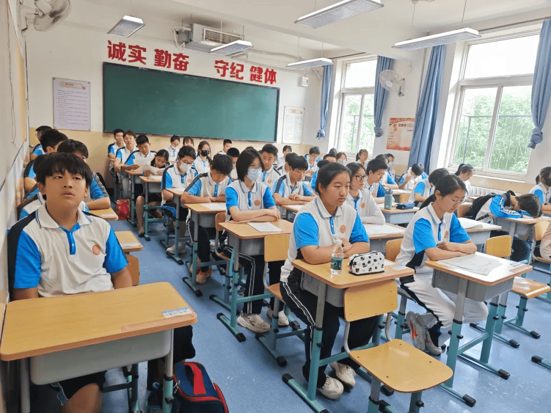 【普法进校园】河西区检察院赴河西区枫林路中学开展"防校园欺凌 反