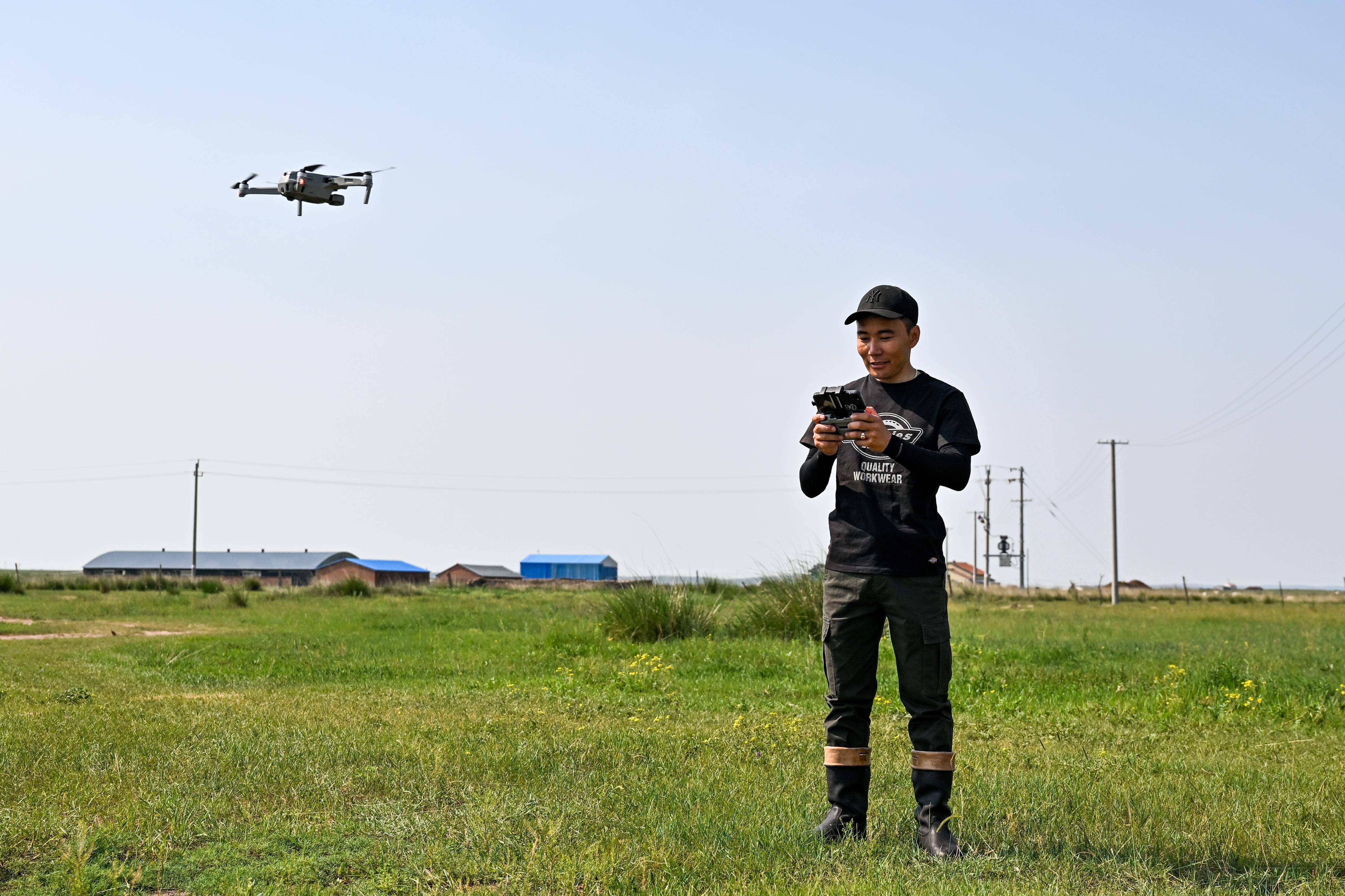 日和图敖包嘎查的朝格巴达拉呼今年37岁,大学本科毕业于呼伦贝尔学院