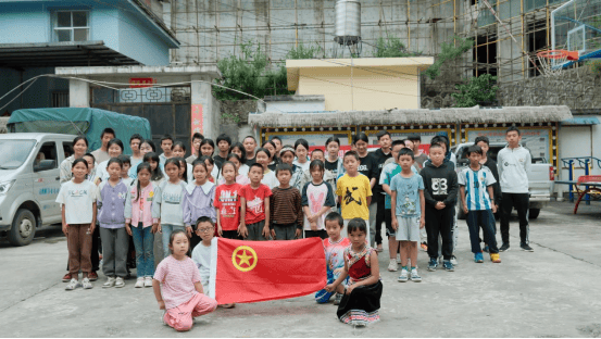 素质拓展打卡 乐享充实暑期丨茨开村开展2024年青少年学生暑星空体育app下载期(图5)