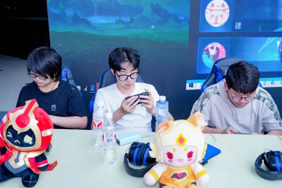 手眼脑并用,王者巅峰对决_电竞_比赛_项目