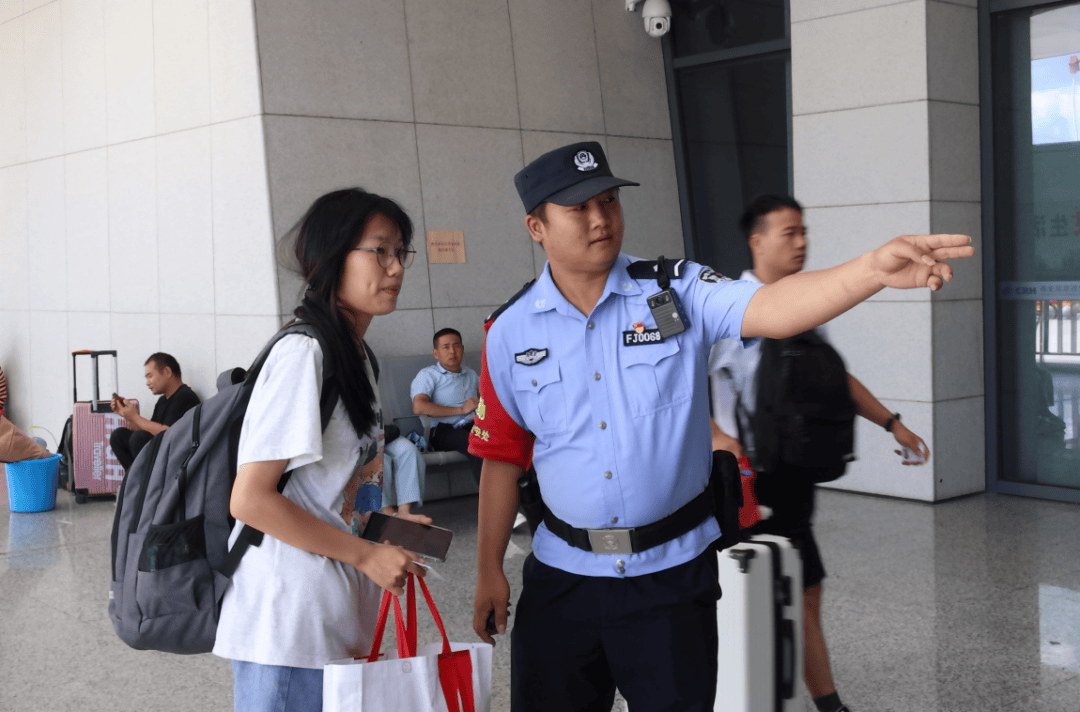 江西辅警毛宁,被央视点名!