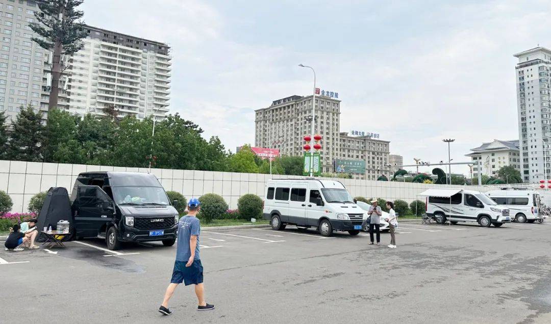 各地“房车族”来延乐享清爽夏日 -华闻时空