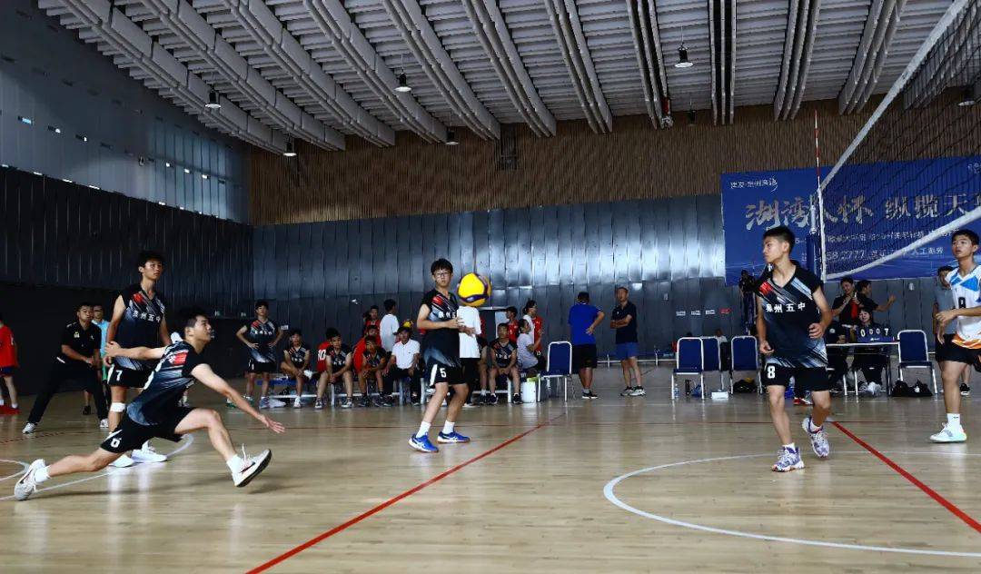 晋江市第十实验小学获得小学女子组前三名;英林中学,南湾中学,子江