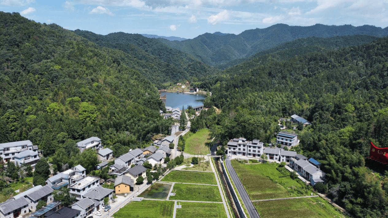 老区振兴新貌丨"三湾村"从红色村庄到旅游小镇