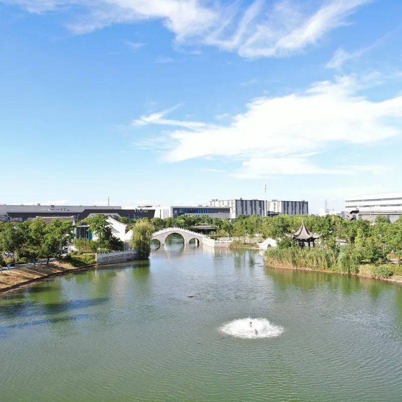 花香一路焕然一新天更蓝、水更清、环境更美的愿景已成为前洲的生动写照今年以来前洲街道围绕市容秩序、基础