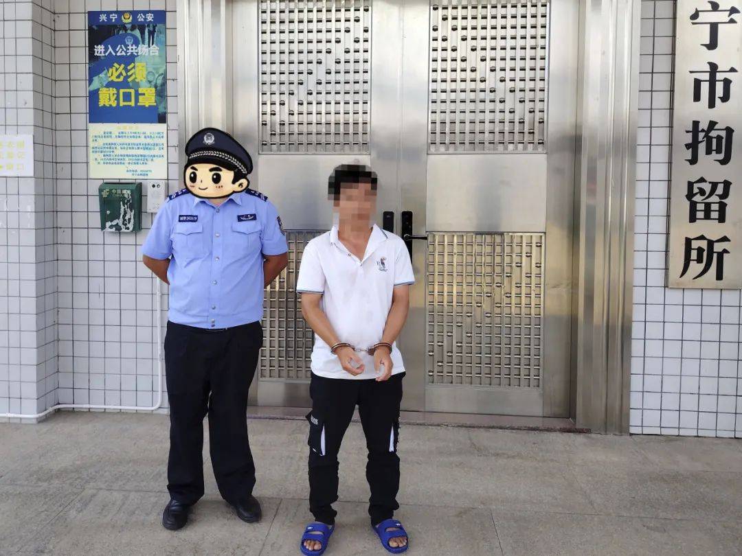 7月20日,刁坊派出所掌握到辖区有窃贼"光顾"村里的老屋盗窃老物件的