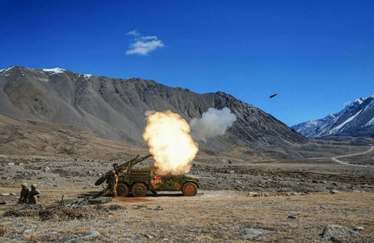 我军要给合成旅配155毫米榴弹炮?战争之神地位不变,口径即正义