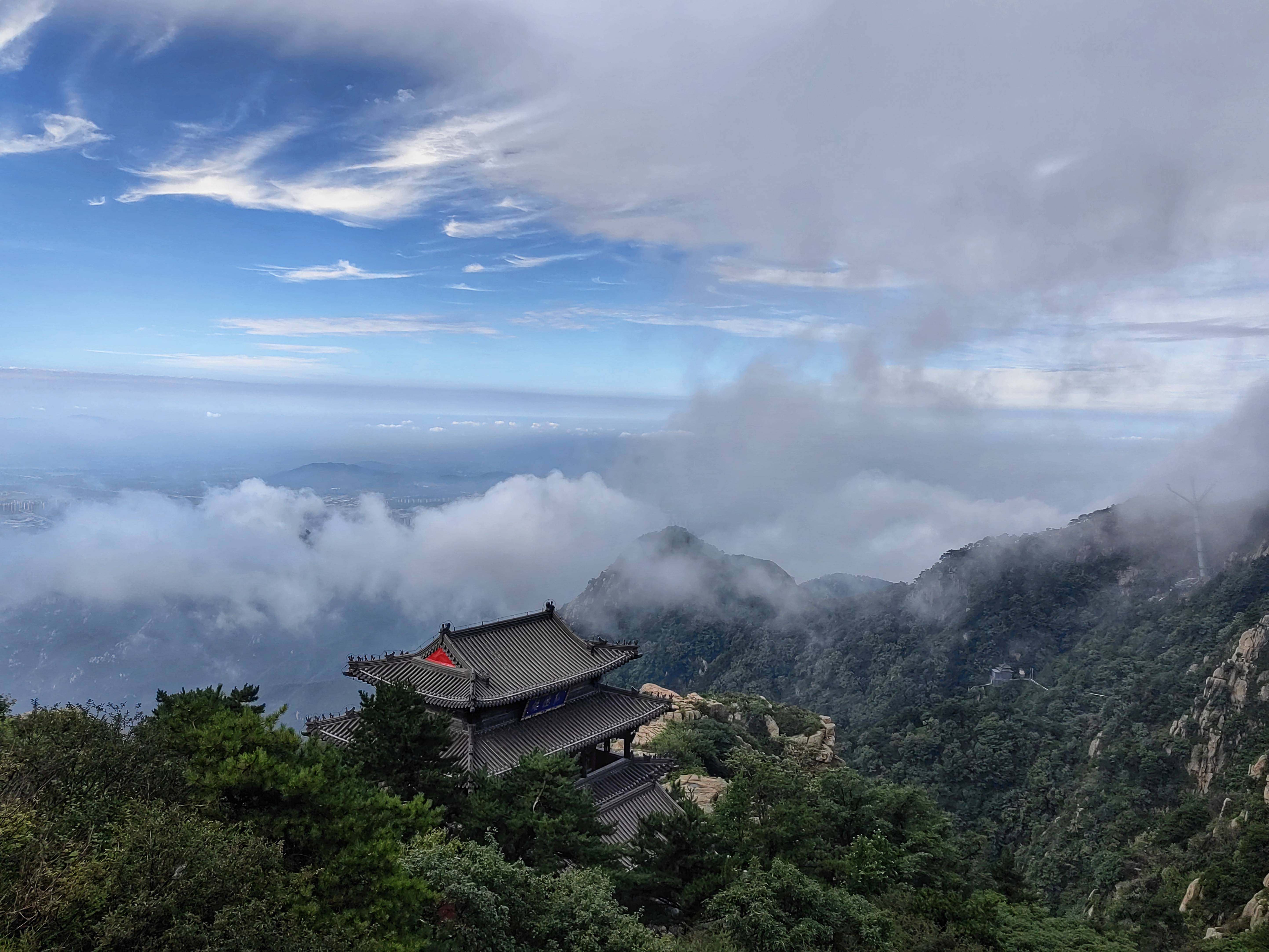 泰山云雾图片