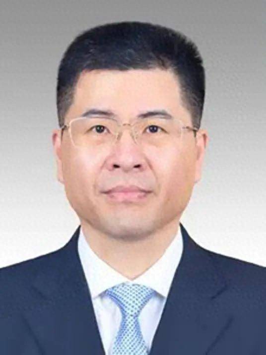 "80后"的他当选上海市静安区区长