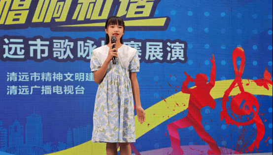 梁炜诗和梁峻玮的男女合唱《如愿》,则以其默契的配合和动人的歌声