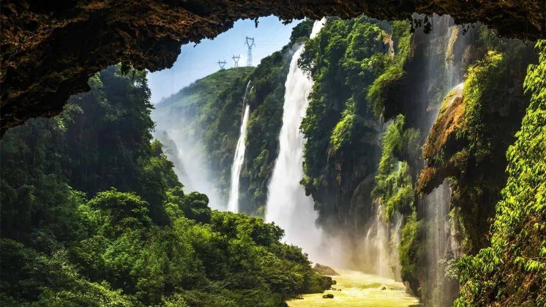 "飞"进万峰林,独享夏日"松弛感"