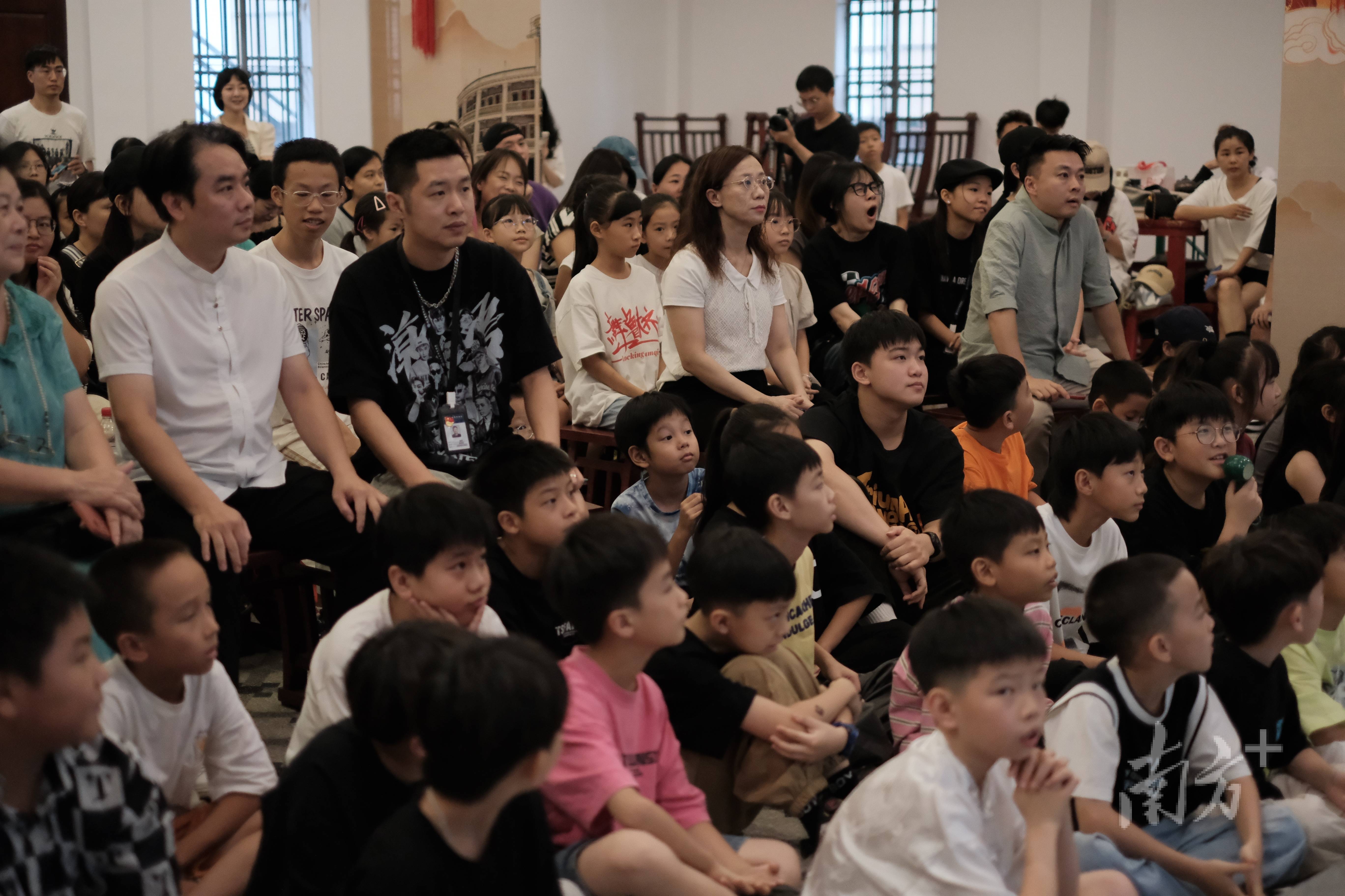 百年书院燃起街舞热!世界冠军开讲"艺美课堂"