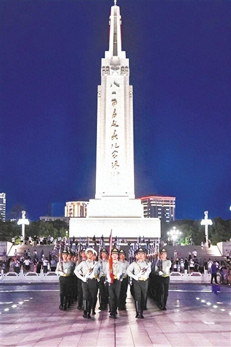 升旗彩排举行 8月1日