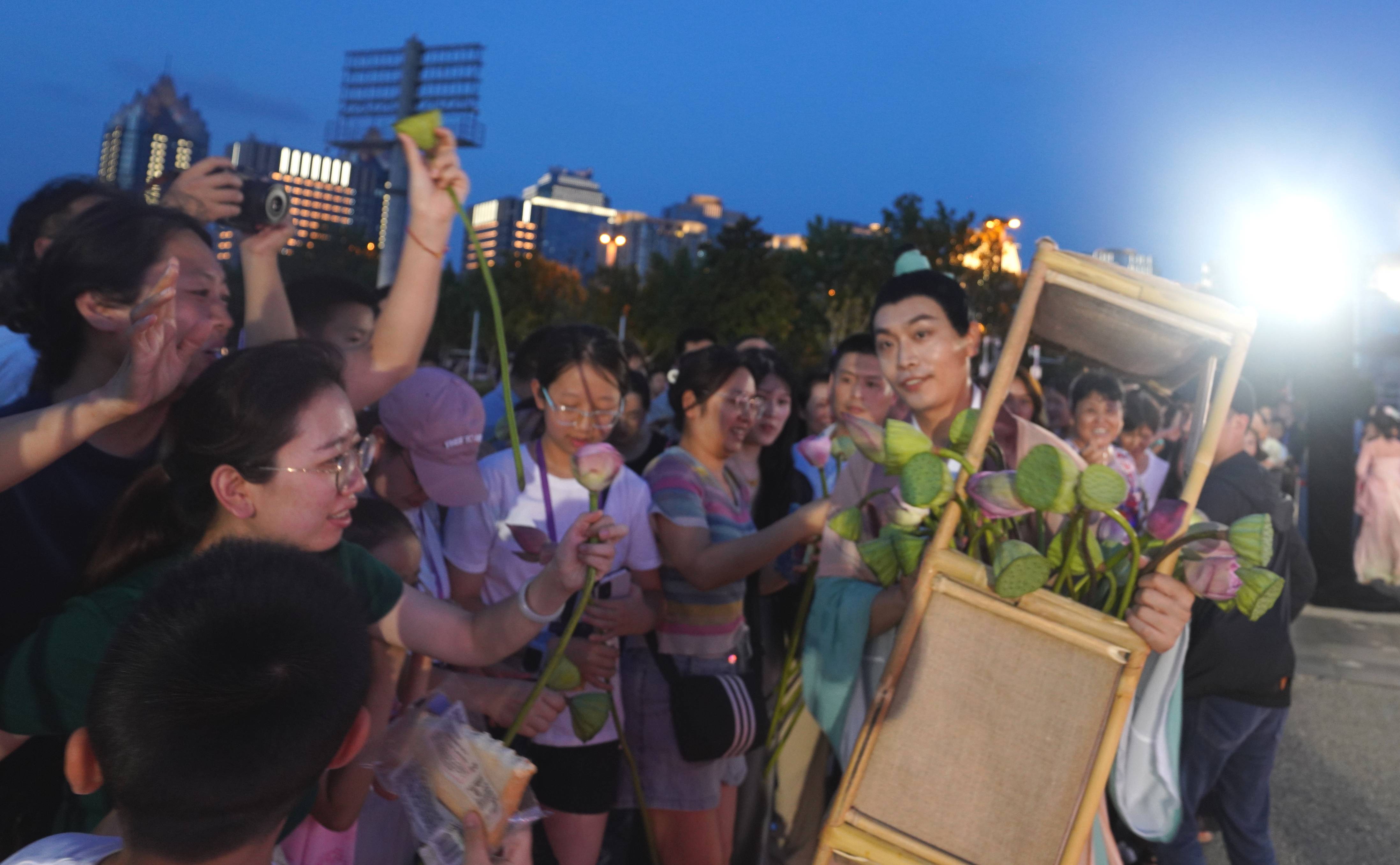 🌸中国妇女网 【今期澳门三肖三码开一码】_暑期“三下乡” | 湖南城市学院：艺术赋能助力乡村夏季“村晚”