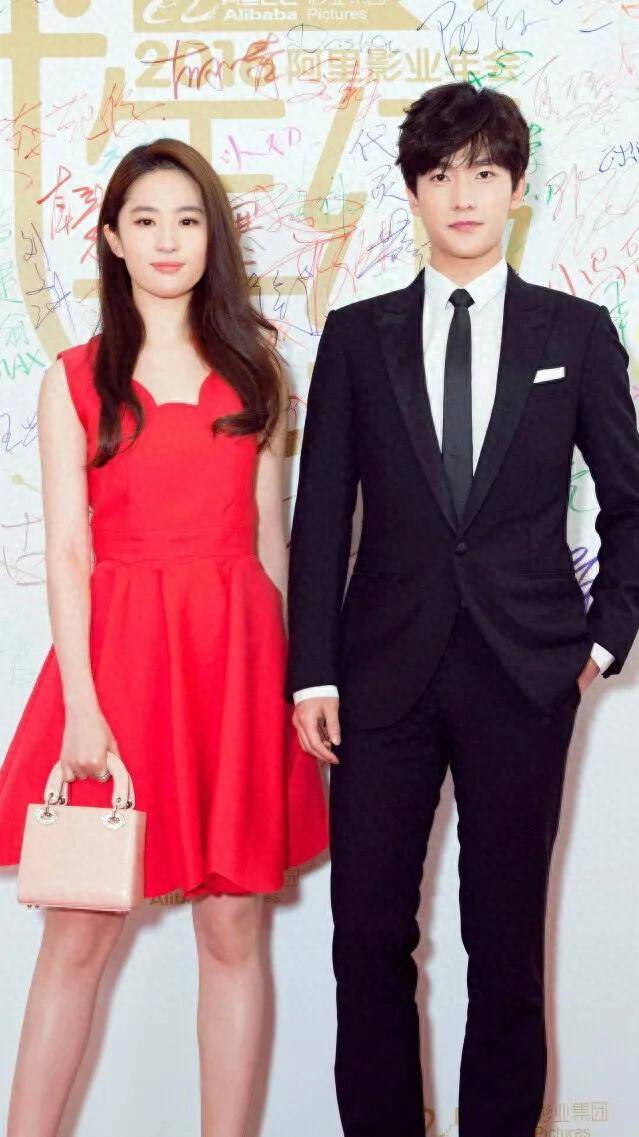 刘亦菲杨洋高光时刻,全场沸腾!这一刻等得太久了!