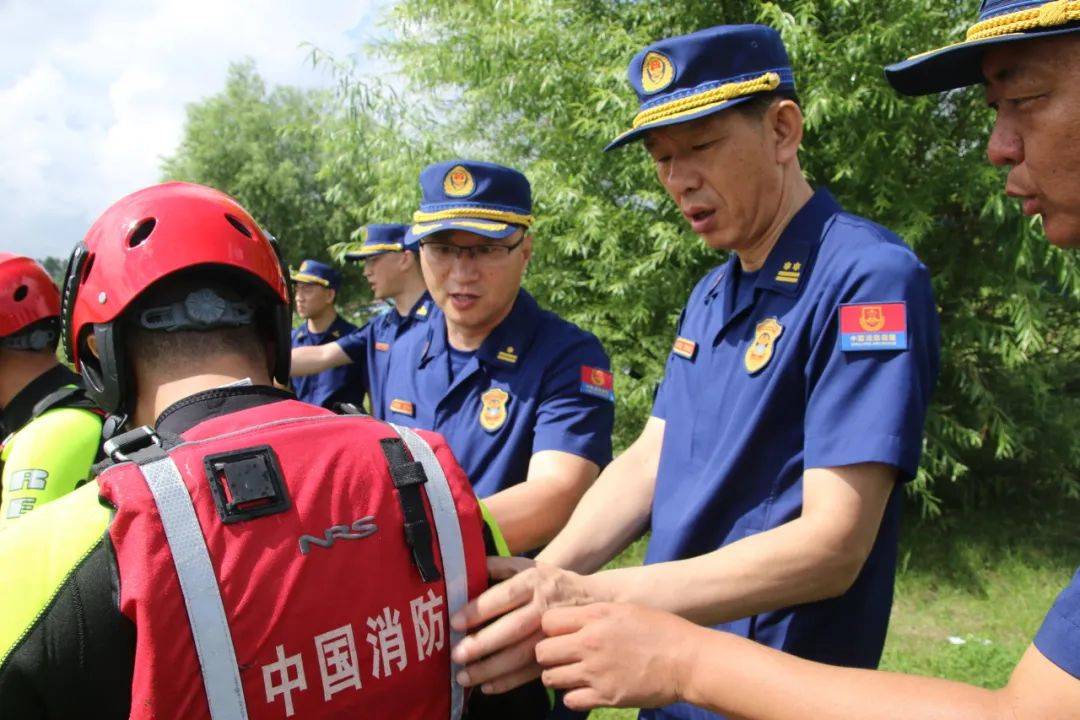 闻"汛"而动丨鸡西市消防救援支队扎实做好水域救援拉动演练遂行政治