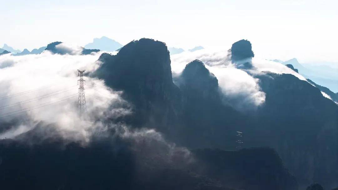 山水水让人沉醉……今天,就让我们跟随本土摄影师杨增红的镜头,来易县