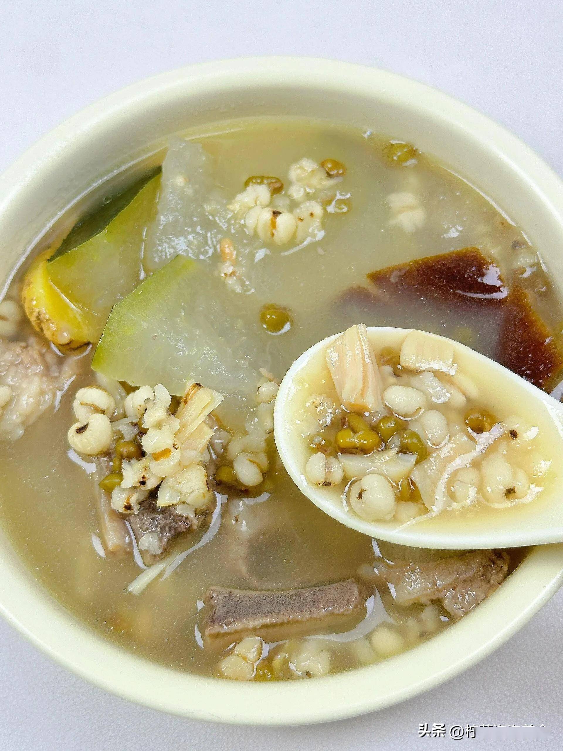 "夏天一碗绿豆汤,消暑赛仙方",绿豆汤这样做清凉又消暑