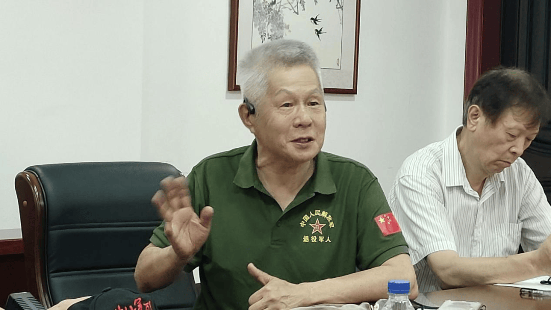 永续红色记忆 共谱时代新篇李天光之子李阳捐赠老照片6张何世举之子