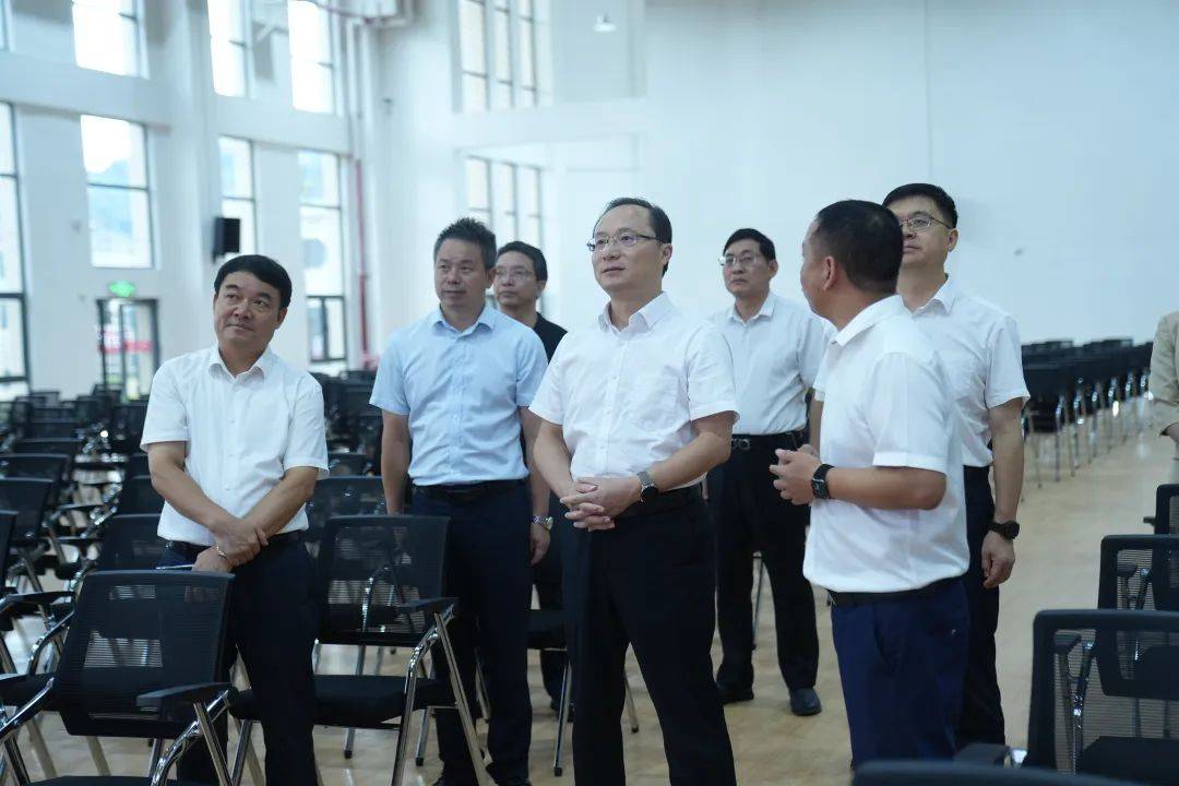 8月5号,吉安市委副书记,市长王亚联在井冈山调研时强调,要深入学习