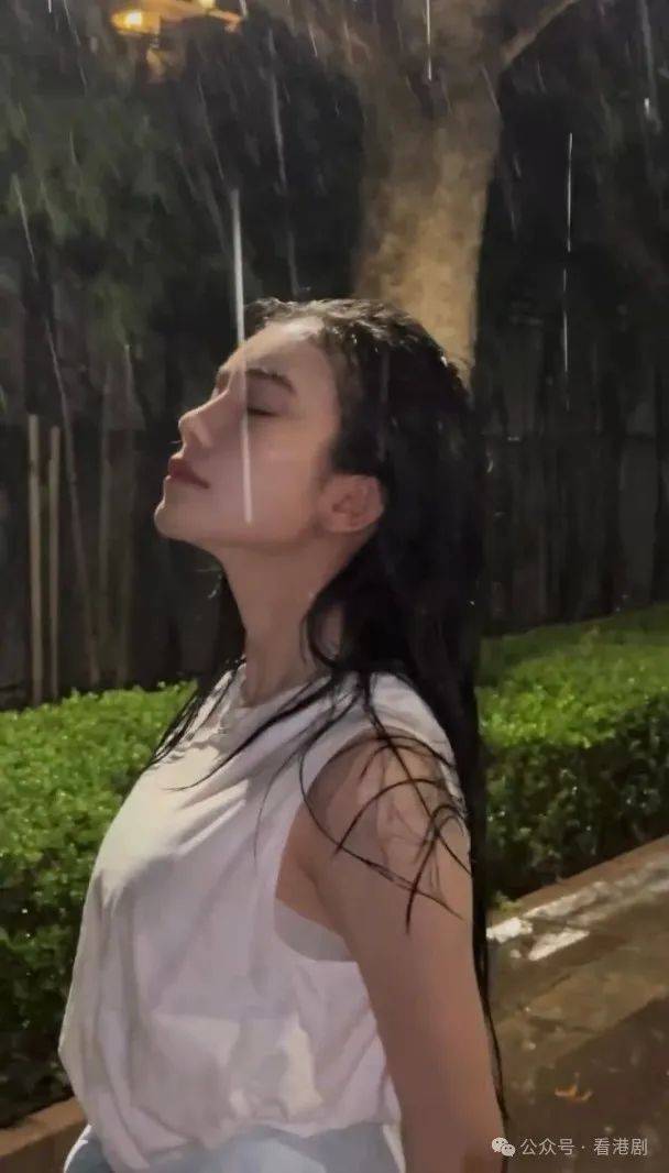 淋雨的女生背景图片图片