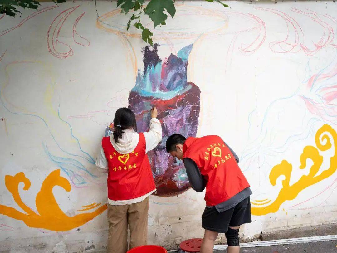 "乡村振兴新画卷,青春绘梦正当时"主题墙绘活动