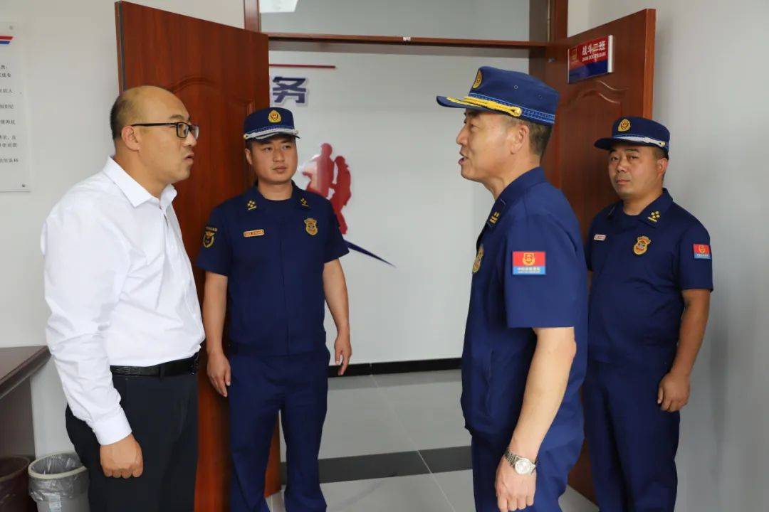 支队长路金龙出席岷县闾井镇政府专职队揭牌仪式