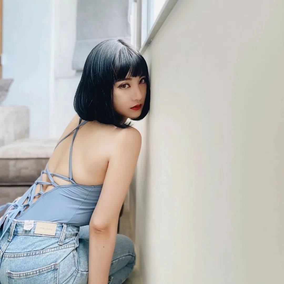 翻牌||台湾电玩女神！32C身材美爆，真顶不住