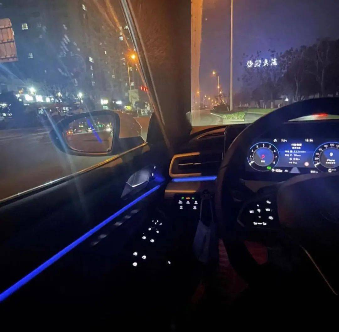 我的怪癖：迷恋偷听陌生人……