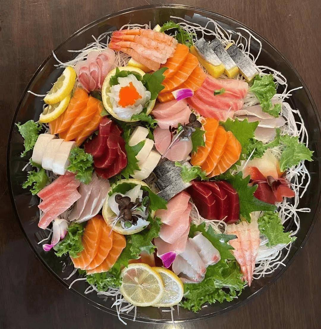 焗虾钳品其鲜美,龙虾汤暖胃暖心,摆盘更是美到极致,$19