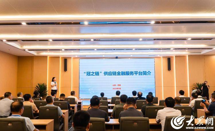 张学宏代表冠县县委,县政府对薛军一行表示欢迎,对长期以来始终关心