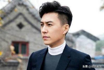 不拍戏就"消失",47岁的靳东,已经走上了男演员的另一条大道