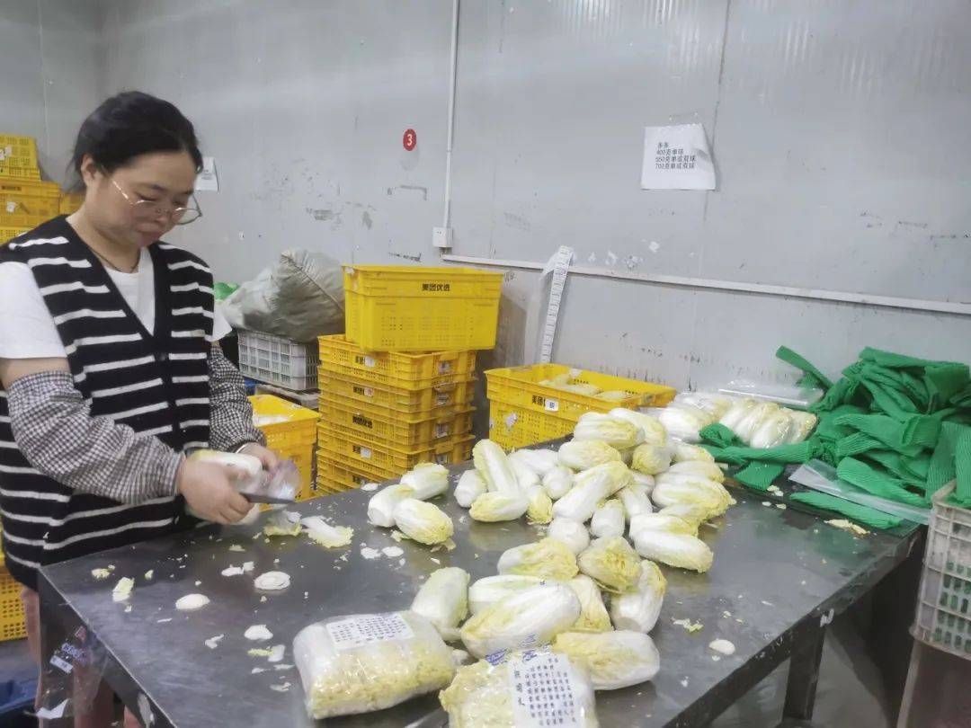 廊下镇积极应对高温天气,保障市民菜篮子