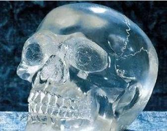 玛雅文明留下的神秘水晶,被称之为"厄运头骨",至今无人敢直视