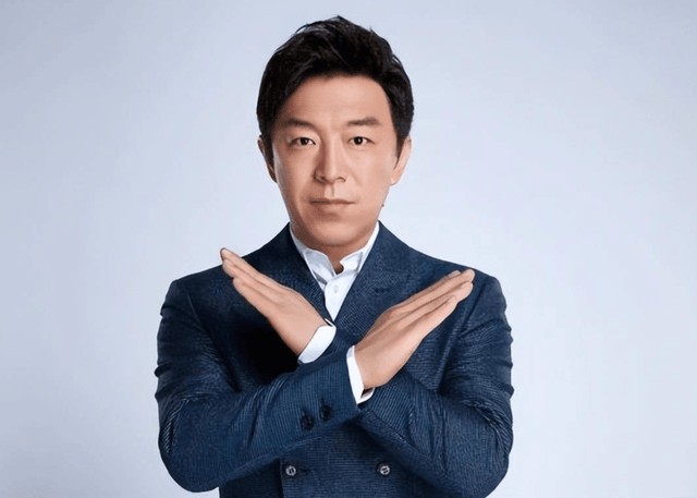 此后,黄渤的演艺之路越走越宽.