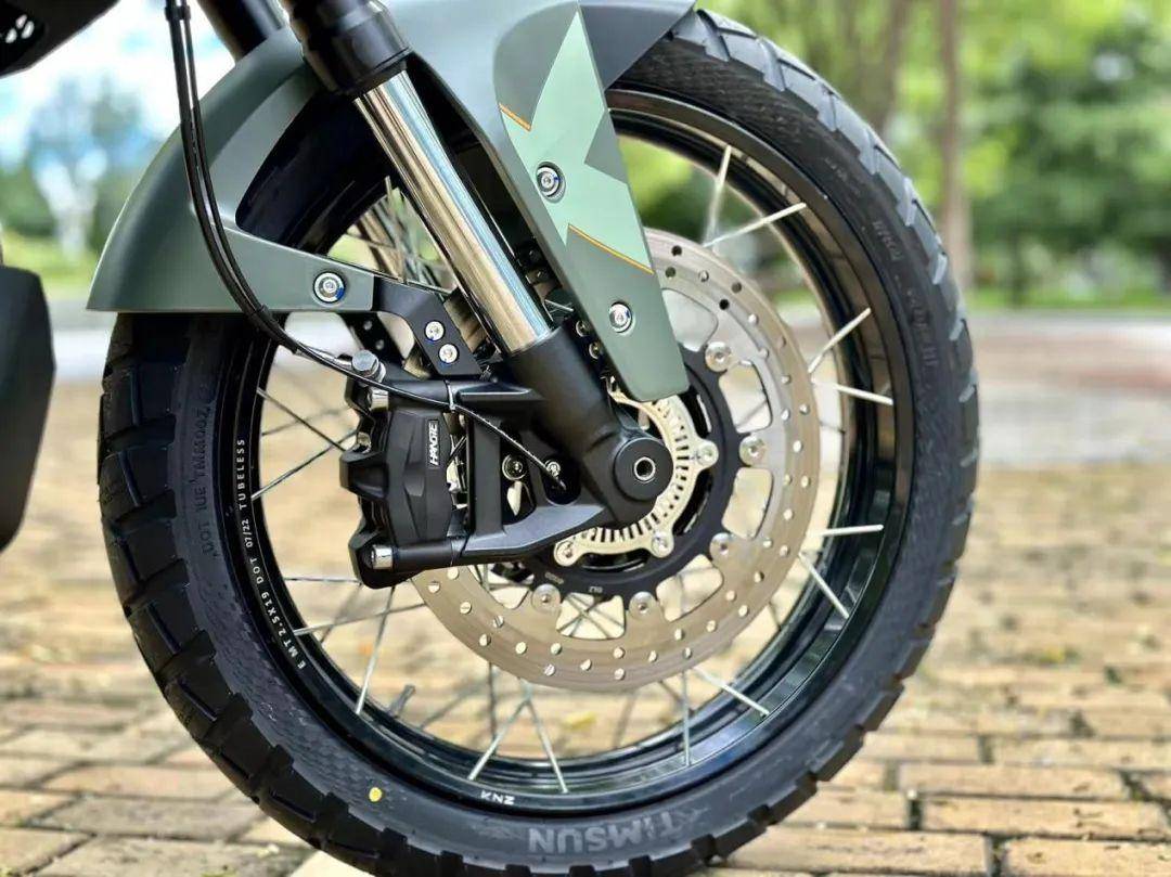 复古仿生硬派adv 高金铁甲蛹500实拍