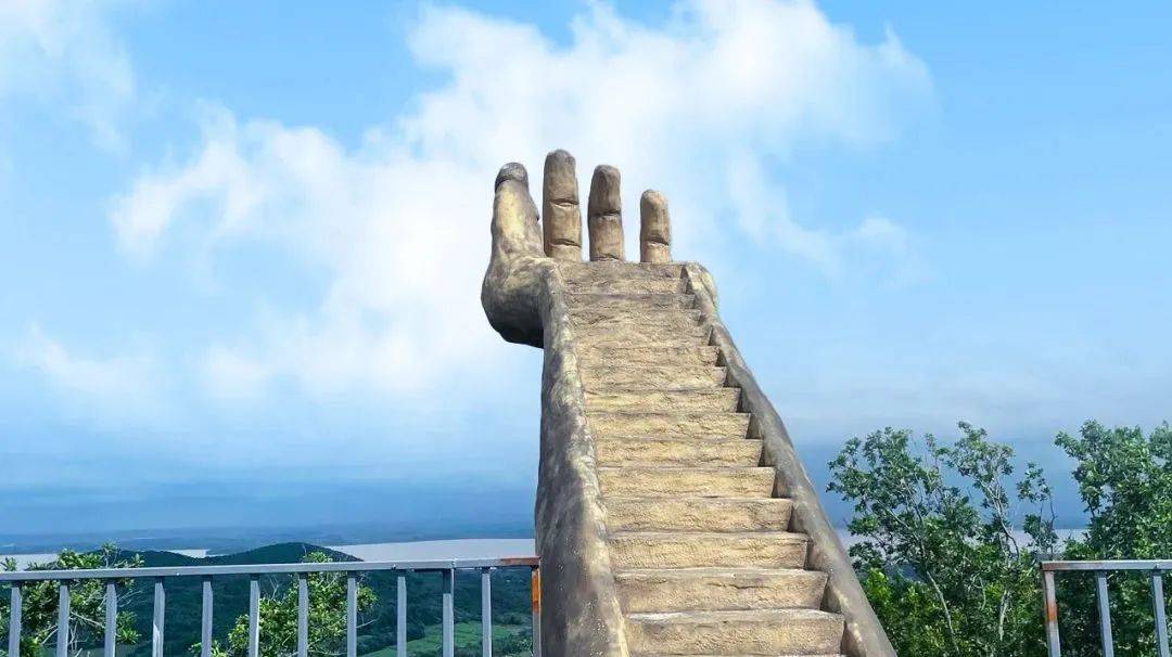 尽兴游玩通天佛手8月份拍摄季莲花山巴图鲁乐园拍照赢大奖醉美莲花山