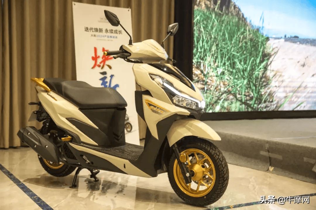 11899元起,大阳摩托发布两款金大阳纪念版新车vrs125&vrs150