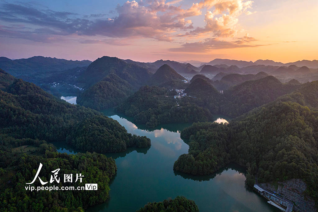 百里杜鹃杜鹃湖图片