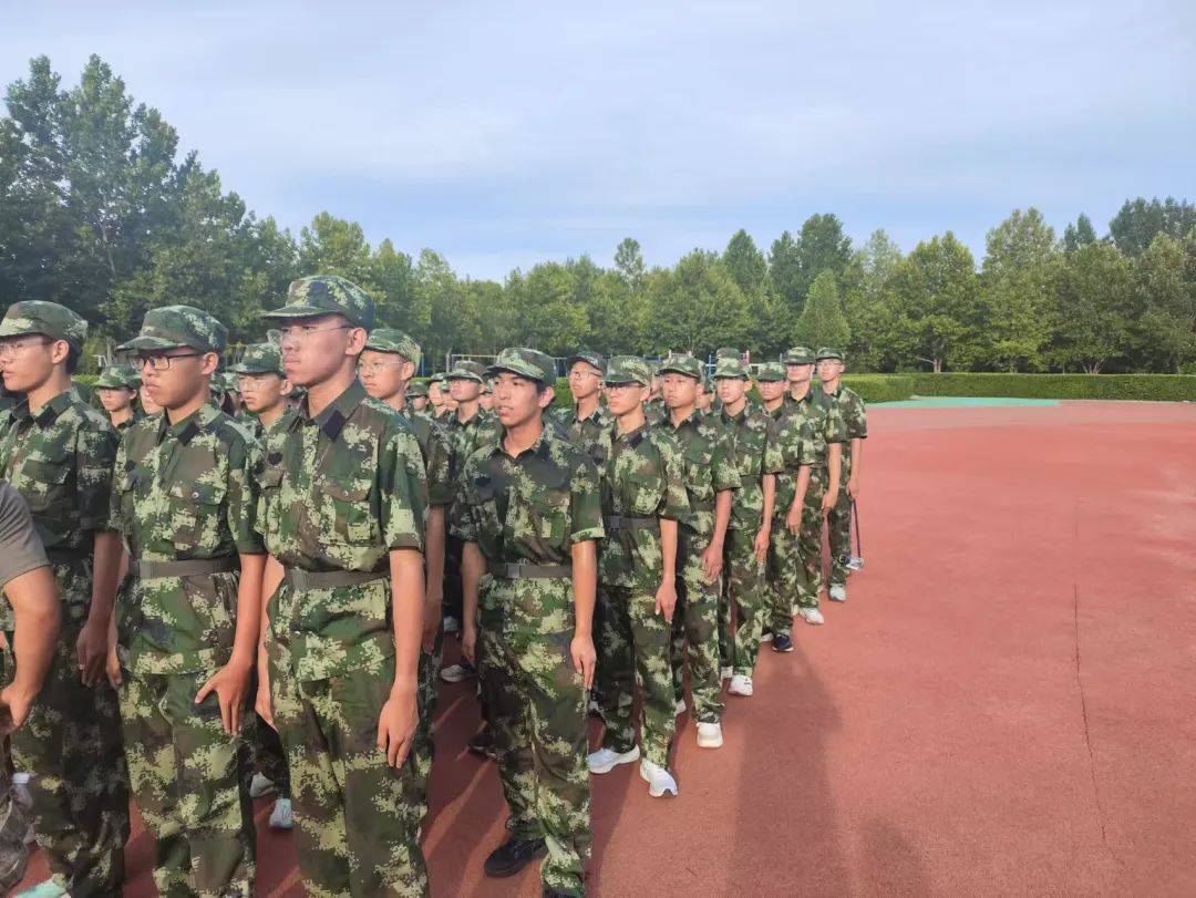 【军训 day3】天高海阔万里长 一中少年意气扬