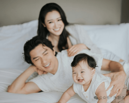 骚身材抢镜！袁伟豪爆肌上阵不及张宝儿Deep，曾被指断崖式衰老