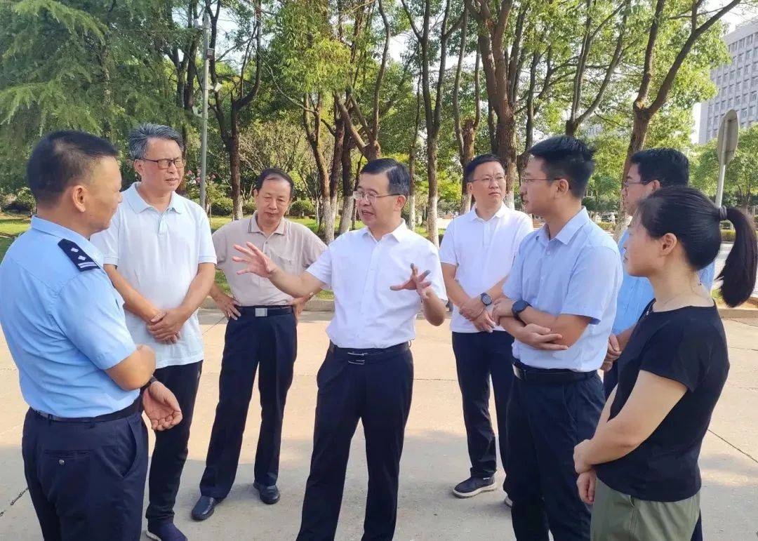 智慧停车让群众出行更便利,分宜县委书记现场督办重点提案