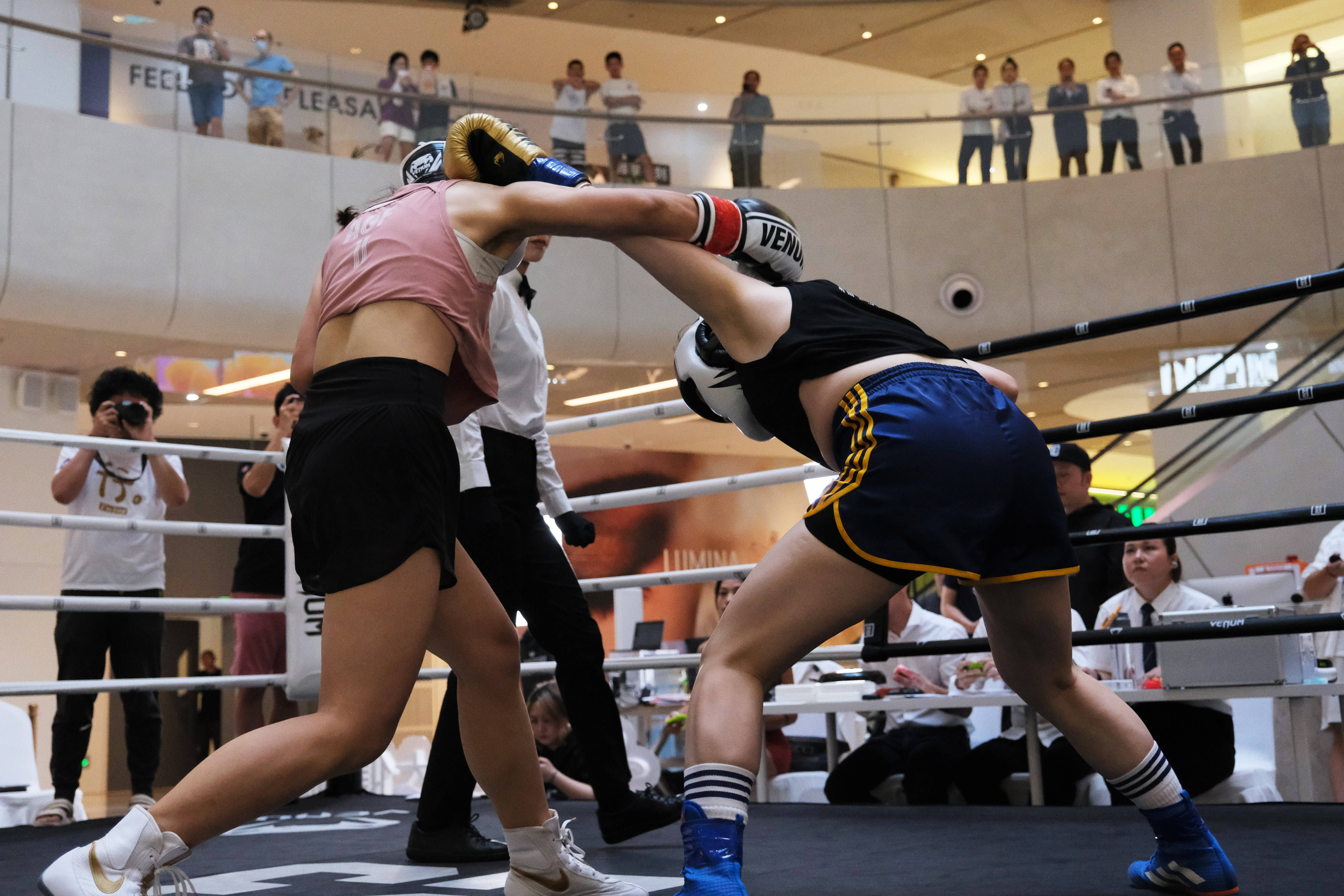 这项上海白领拳击赛办出了职业味,体育 商圈闯出赛事新路径_比赛_拳击