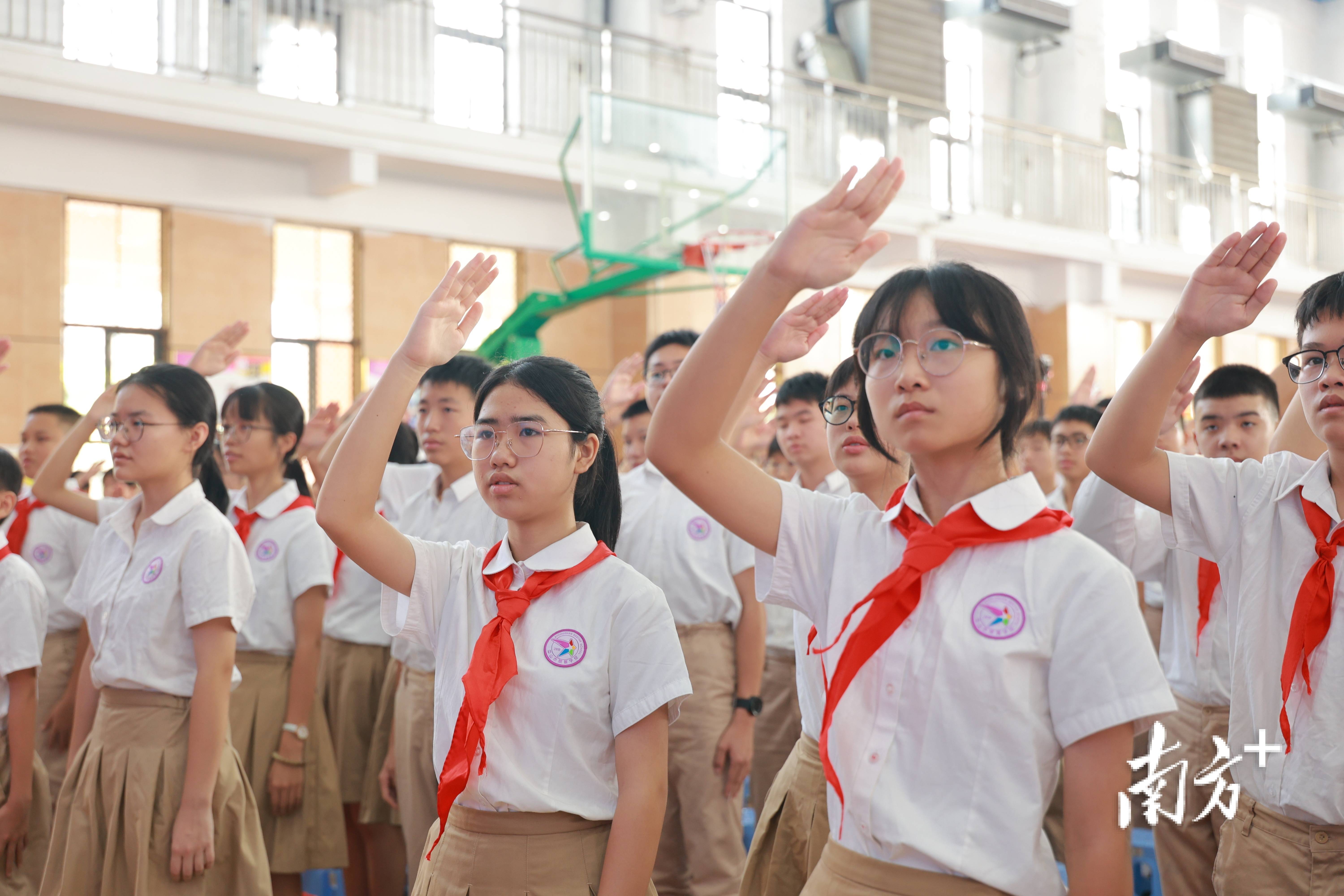 中山市丽景学生坠楼图片