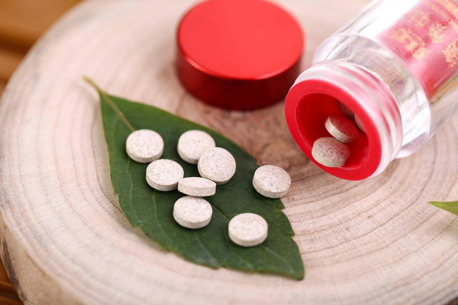 她开始注重饮食,多吃富含维生素b12的食物,同时保持规律的运动和良好