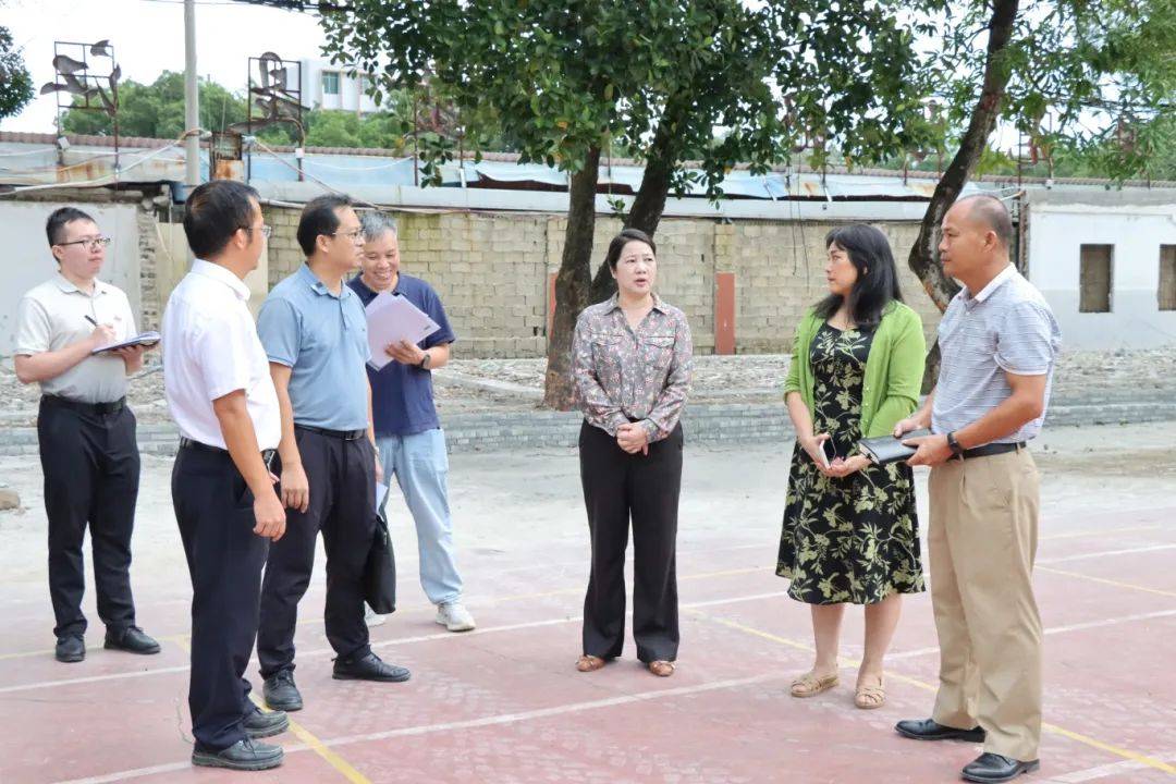 李红兰开展教育项目调研_江州区_建设_中小学