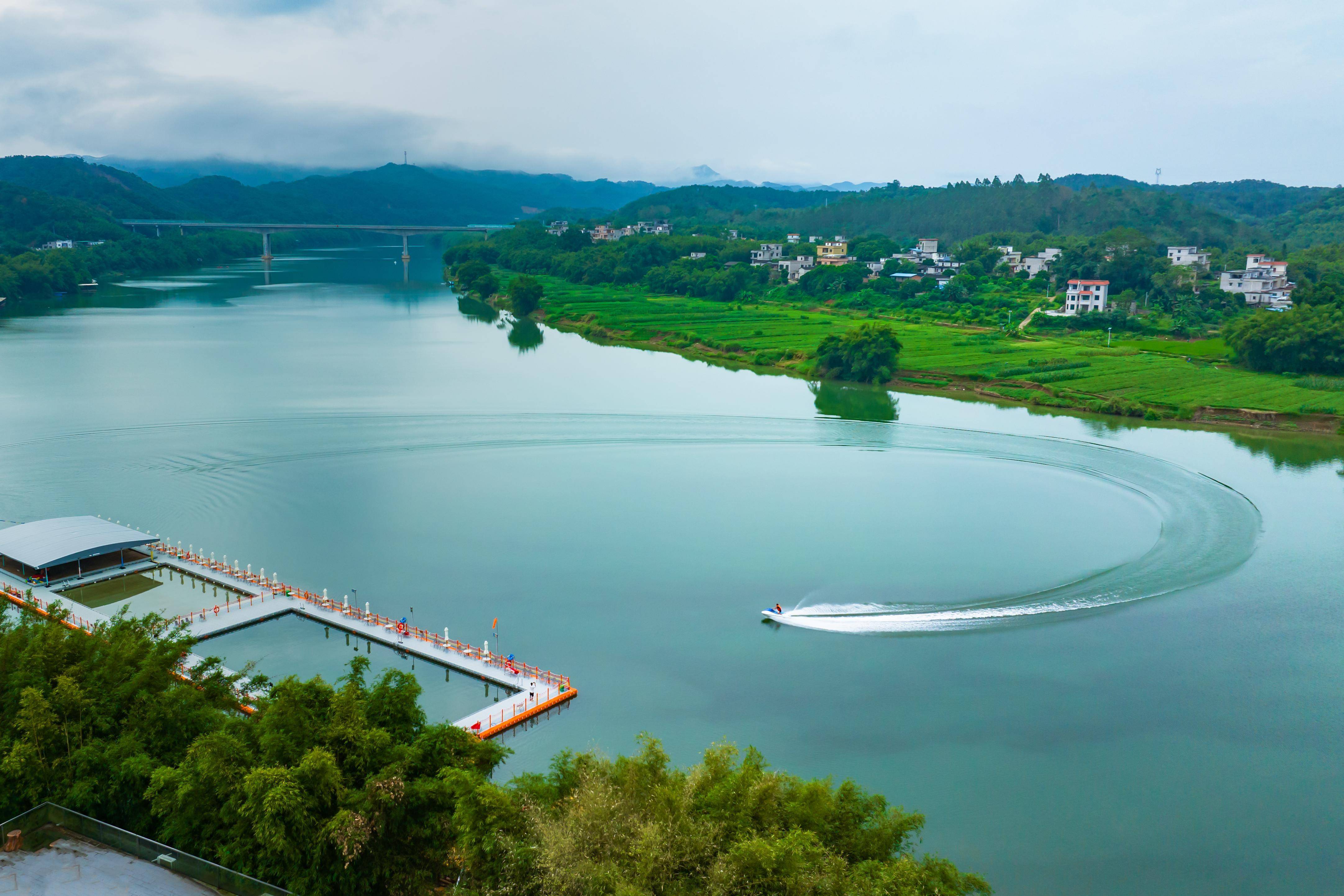 贺江碧道画廊景区再添一网红打卡点 肇庆封开水上运动休闲中心试运营