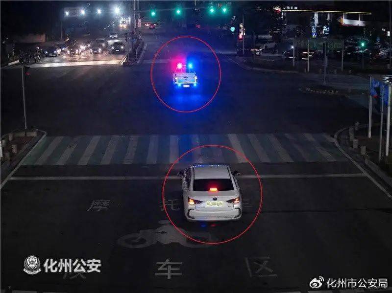 紧急！官桥一女孩被毒蛇咬，警民上演蛇口夺命！_化州市_茂名市_警车